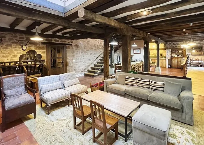 La Casa De Celada Hébergement de vacances Celada de Los Calderones