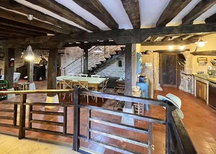 La Casa De Celada Hébergement de vacances Celada de Los Calderones