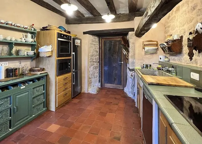 La Casa De Celada * Celada de Los Calderones