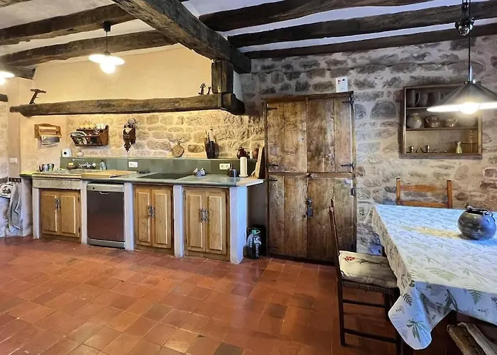 La Casa De Celada * Celada de Los Calderones