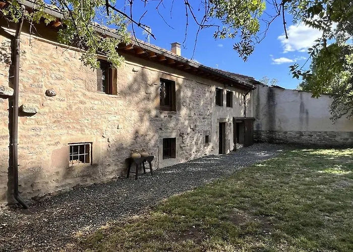 La Casa De Celada Hébergement de vacances Celada de Los Calderones